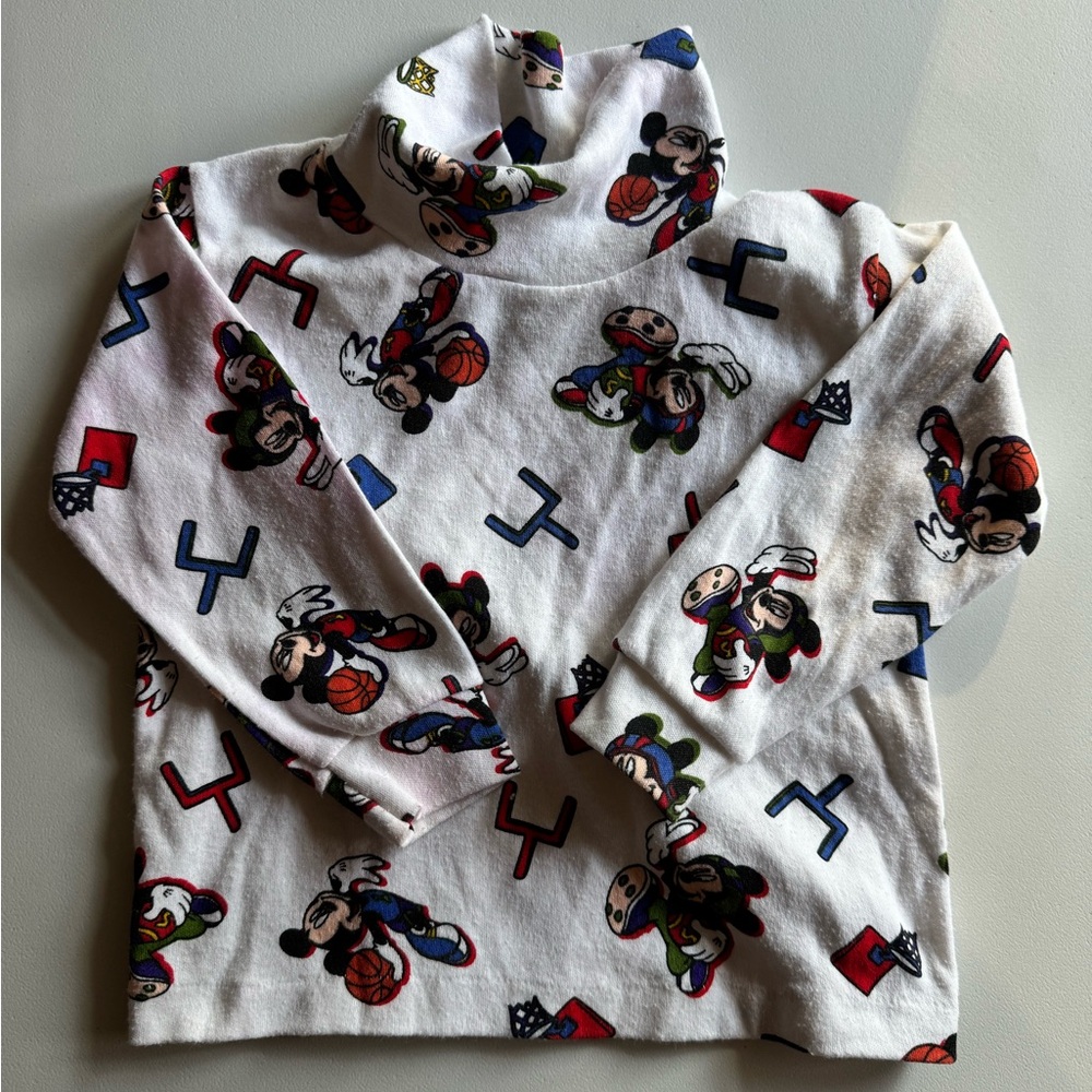 Vintage 90s 18-24 turtle neck Mickey Mouse football basketball sports